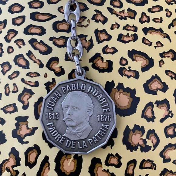 Dominican Republic 1 peso Coin Duarte Key Ring‎ - Picture 9 of 12